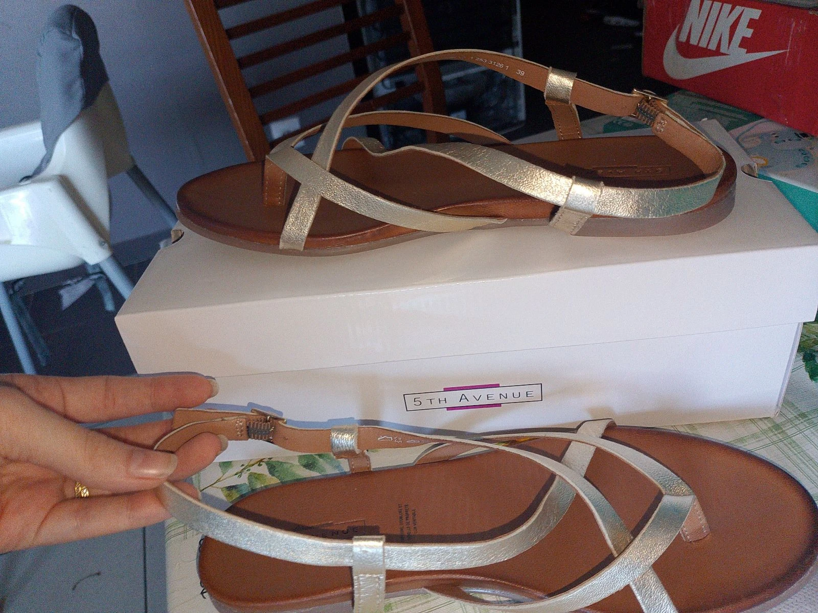 Sandales plates dorées 5th Avenue - Cuir véritable - Taille 39